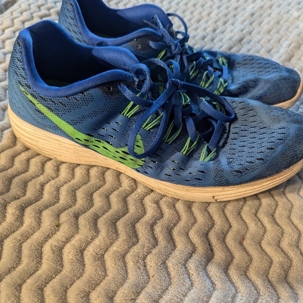 Nike Blue and Green Athletic Shoes - Picture 3 of 8